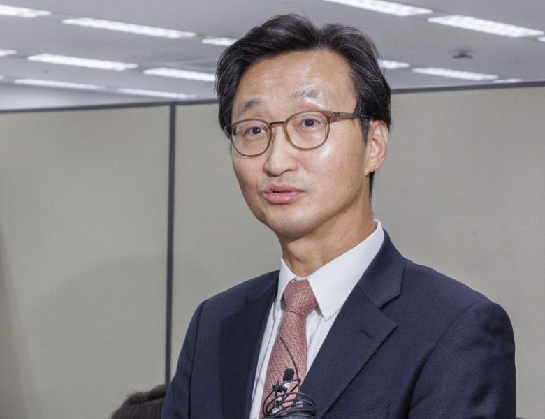 이태우 신임 한미 방위비 분담 특별협정(SMA) 협상 대표가 지난달 5일 오후 서울 종로구 외교부 기자실을 찾아 임명 관련 인사를 마친 뒤 취재진의 질문에 답하고 있다. 사진=연합뉴스