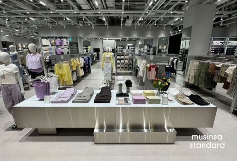 지난 5월 3일 오픈한 무신사 스탠다드 AK플라자 분당 매장의 모습. 무신사 제공