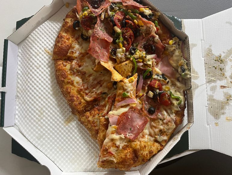 자영업자 온라인 커뮤니티에 A씨가 올린 피자 사진. 아프니까 사장이다 캡처