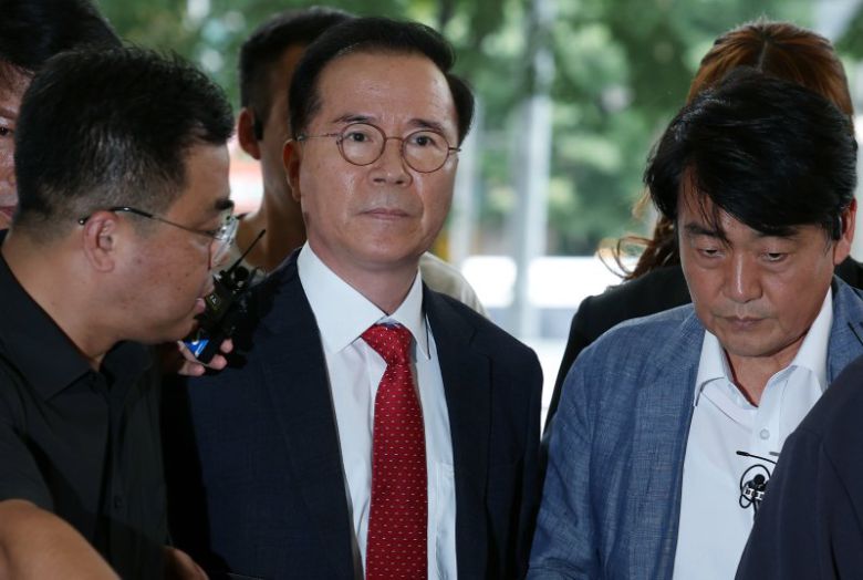 업무상 과실치사(10.29 이태원 참사 부실 대응) 혐의로 기소된 김광호 전 서울경찰청장이 2일 오후 서울 마포구 서울서부지방법원에서 열린 공판기일에 출석하고 있다. /사진=뉴스1