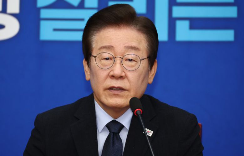 이재명 더불어민주당 대표가 2일 오전 국회에서 열린 최고위원회의에서 발언하고 있다. 뉴스1