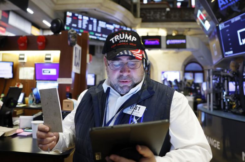 뉴욕 증시가 13일(현지시간) 나스닥 지수만 반등에 성공하는 약세 흐름을 보였다. 다우존스산업평균지수는 이날로 7거래일 연속 하락했다. UPI 연합