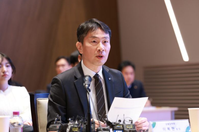 이복현 금융감독원장이 6일 서울 여의도 한국거래소에서 열린 '한국증시 활성화를 위한 토론회'에서 발언하고 있다. 금융감독원 제공