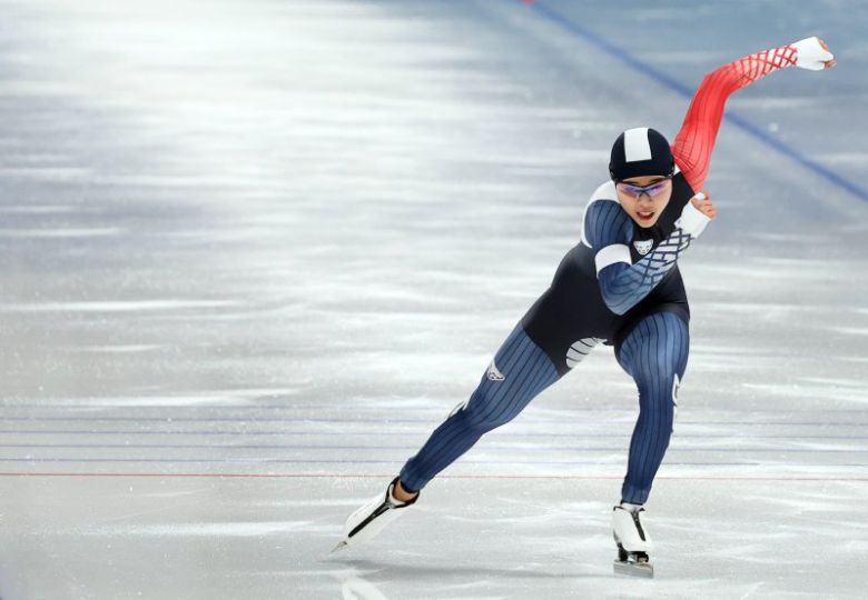 금빛 질주 펼치는 이나현 (하얼빈=연합뉴스) 박동주 기자 = 8일 중국 하얼빈 헤이룽장 빙상훈련센터 스피드스케이팅 오벌에서 열린 스피드스케이팅 여자 100ｍ에 출전한 이나현이 질주하고 있다. 2025.2.8 pdj6635@yna.co.kr (끝)