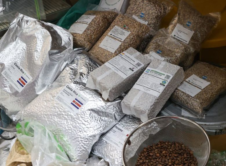 세계 각국에서 수입된 커피 원두. 연합뉴스