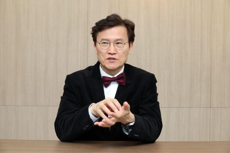 김명주 AI안전연구소장이 18일 AI 윤리와 효율적인 AI 안전 정책 방향에 대해 설명하고 있다. 사진=박범준 기자                                    김명주 AI안전연구소장이 18일 AI 윤리와 효율적인 AI 안전 정책 방향에 대해 설명하고 있다. 사진=박범준 기자