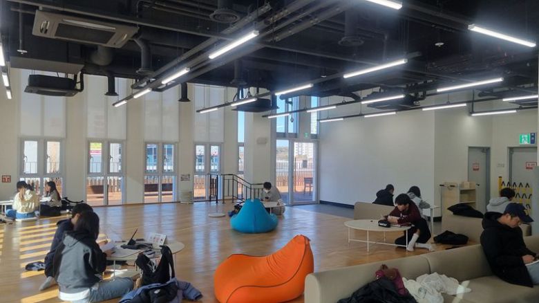 다음달 4익 정식 개관하는 대구혁신도시 복합문화센터 '물빛서원'. 대구시 제공