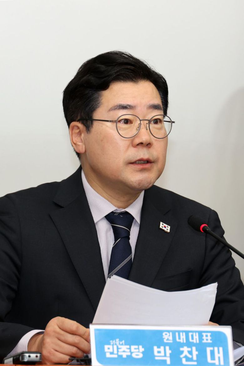 더불어민주당 박찬대 원내대표가 12일 서울 여의도 국회에서 열린 최고위원회의에서 발언하고 있다. 사진=서동일 기자