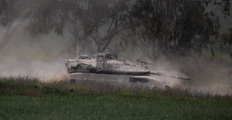 이스라엘 전차가 18일(현지시간) 이동하고 있다. 이스라엘이 가자지구 공격을 재개하면서 19일 국제 유가가 하루 만에 반등했다. UPI 연합