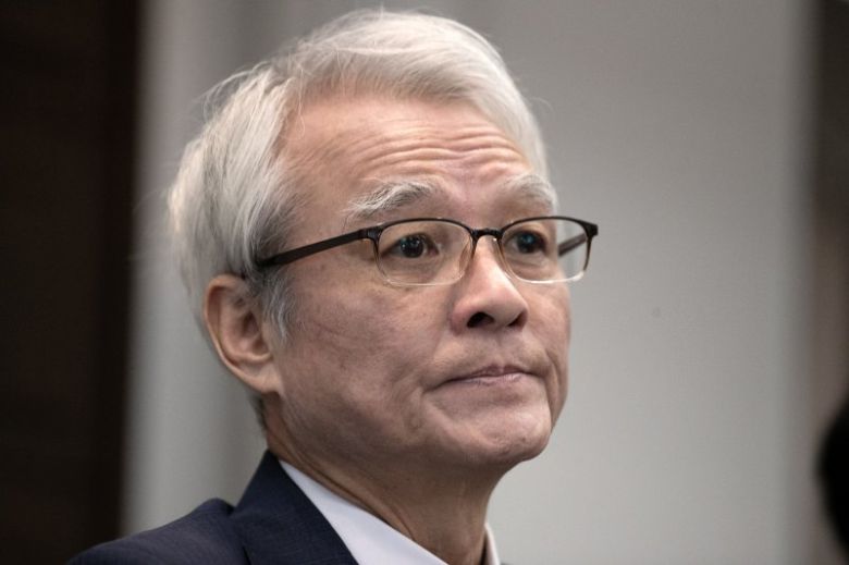 강성두 영풍 사장이 27일 오전 서울 중구 프레스센터에서 고려아연 주식 공개매수에 대한 설명에 앞서 생각에 잠겨있다. 뉴스1