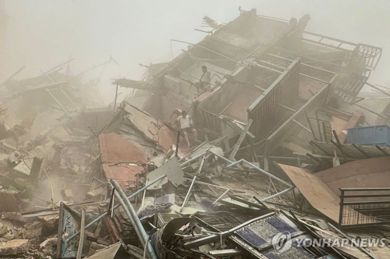 지난 28일 미얀마 제2의 도시 만달레이에서 서남서쪽으로 33km 떨어진 지점에서 규모 7.7 강진이 발생, 현재까지 여진이 12차례 계속되면서 사망자 수가 1000명을 넘어섰다. 연합뉴스 제공