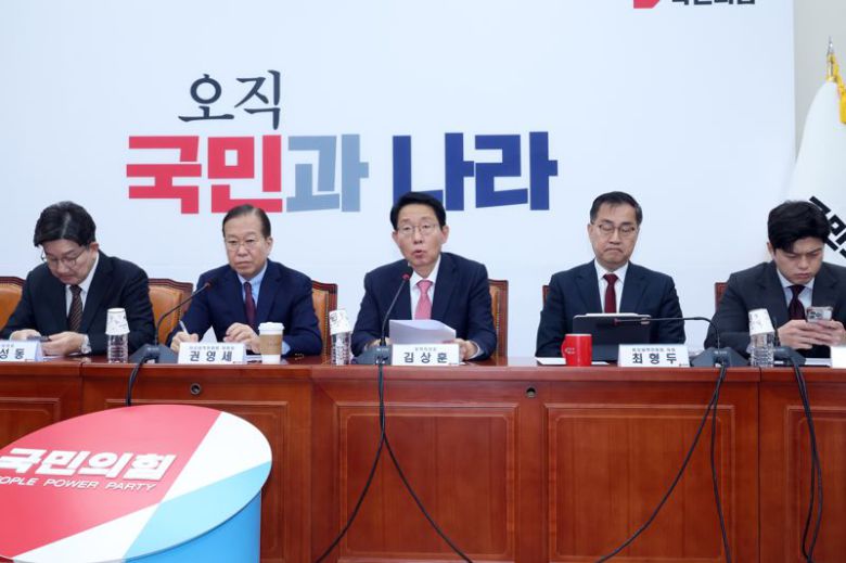 김상훈 국민의힘 정책위의장이 31일 서울 여의도 국회에서 열린 비상대책위원회의에서 발언을 하고 있다. 사진=박범준 기자