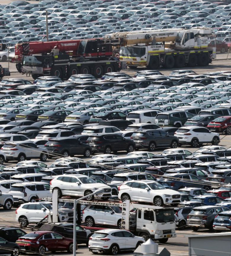 6일 경기 평택시 포승읍 평택항 자동차전용부두에 수출용 차량들이 세워져 있다. 뉴스1