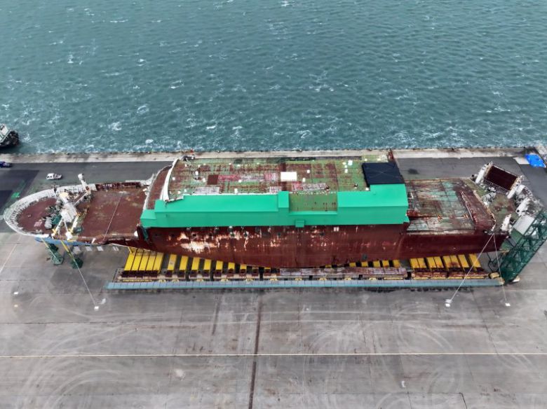 세월호 참사 11주기를 이틀 앞둔 14일 전남 목포시 고하도 신항만에 거치된 세월호 선체 모습. 연합뉴스 제공