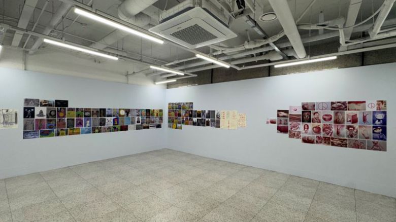 광주광역시는 예술을 통한 사회 변화의 메시지를 던진 'A4액션 2025: 나에게 민주주의는 ○○○이다' 전시회가 오는 6월 11일까지 전일빌딩245 1층에서 열린다고 밝혔다. 광주광역시 제공