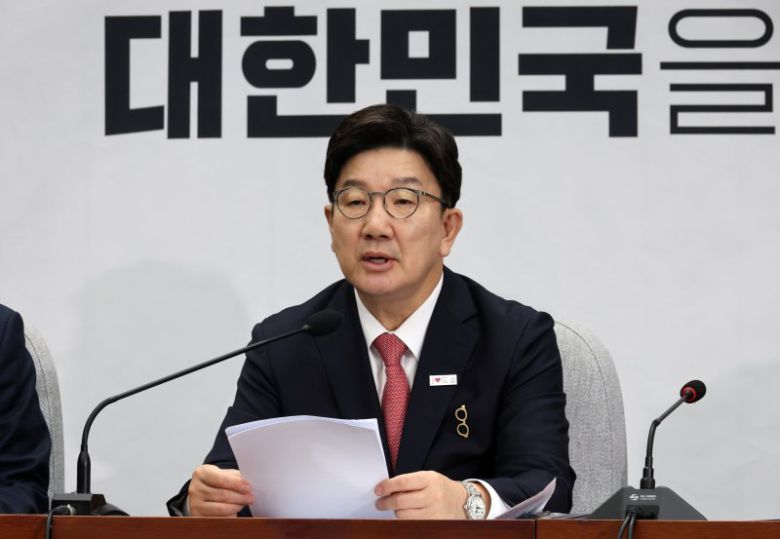 권성동 국민의힘 원내대표가 18일 오전 서울 여의도 국회에서 열린 원내대책회의에서 발언하고 있다. /사진=뉴시스
