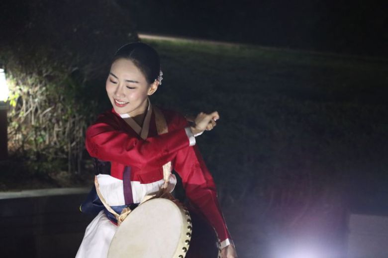 영동세계국악엑스포 성공기원 버스킹 공연 열려