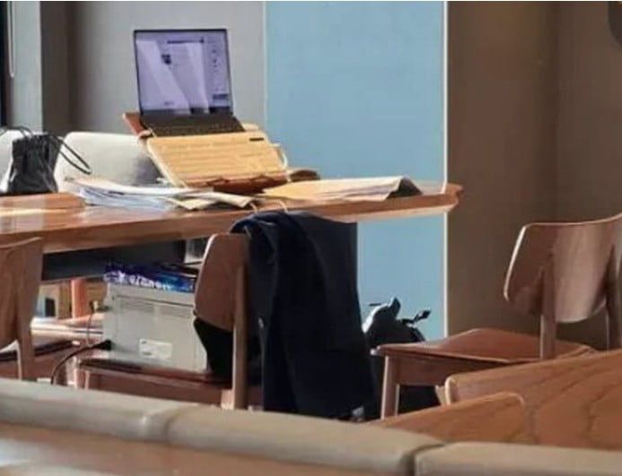 지난해 경상북도 안동시의 한 스타벅스 매장에는 프린터기까지 들고 와 전기를 사용한 손님이 논란이 됐다. 출처=온라인 커뮤니티