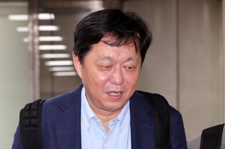 이재명 전 더불어민주당 대표의 최측근인 정진상 전 당대표 정무조정실장이 지난해 5월 21일 오전 서울 서초구 서울중앙지법에서 열린 대장동 개발비리와 성남FC 불법후원 의혹 사건에 대한 공판에 출석하고 있다. /사진=뉴스1