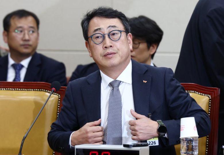 유영상 SKT 대표이사가 30일 서울 여의도 국회 과학기술정보방송통신위원회에서 열린 YTN 등 방송·통신 분야 청문회에 출석했다./사진=뉴스1