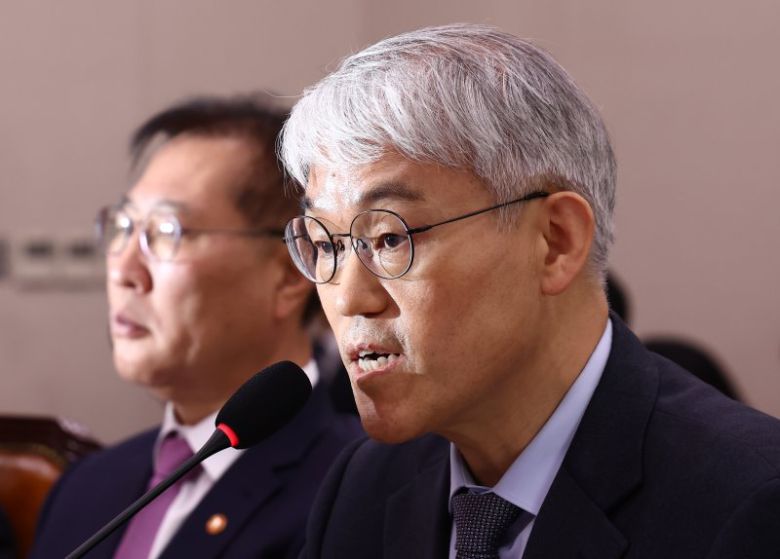 천대엽 법원행정처장이 2일 오후 서울 여의도 국회에서 열린 법제사법위원회 전체회의에서 의원 질의에 답변하고 있다. /사진=뉴스1