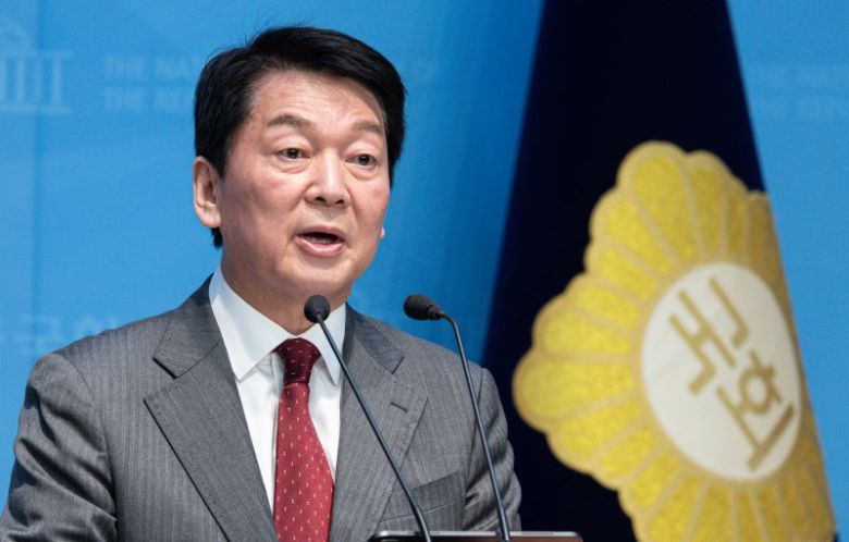 안철수 국민의힘 경선 후보가 27일 오전 서울 여의도 국회 소통관에서 '국민 여러분께 드리는 호소문'을 발표하고 있다. 2025.4.27/뉴스1 ⓒ News1 이재명 기자 /사진=뉴스1