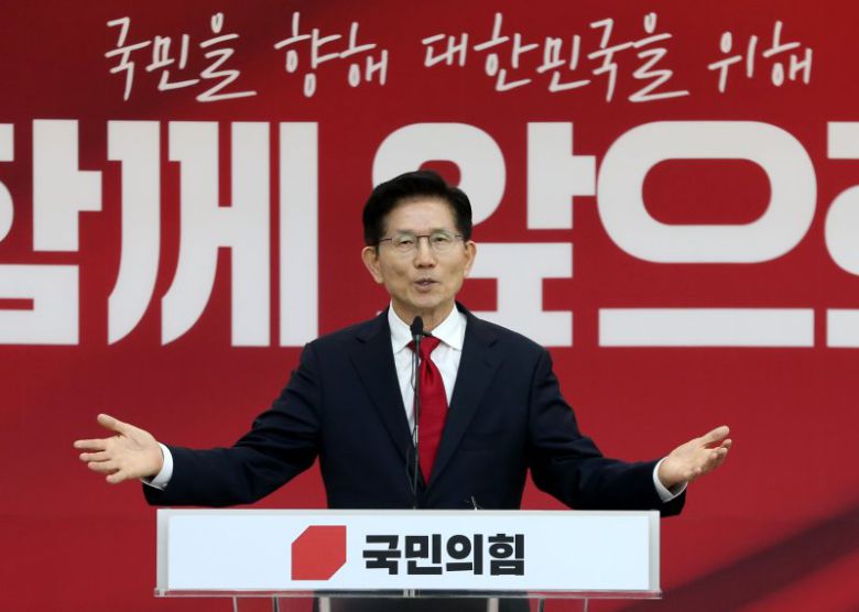 김문수 국민의힘 대통령 후보가 9일 경기 수원시 국민의힘 경기도당에서 열린 경기도당 선거대책위원회 발대식에서 인사말을 하고 있다. 뉴스1