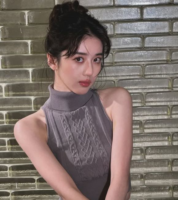 국에서 활동 중인 싱가포르 출신 여배우 엘리너 리(25)가 최근 온라인상에 올라온 중국인 비하 음성의 당사자로 지목돼 논란에 직면한 가운데, “그런 말을 한 적 없다”며 사실이 아니라는 입장을 밝혔다. 인스타그램 캡처