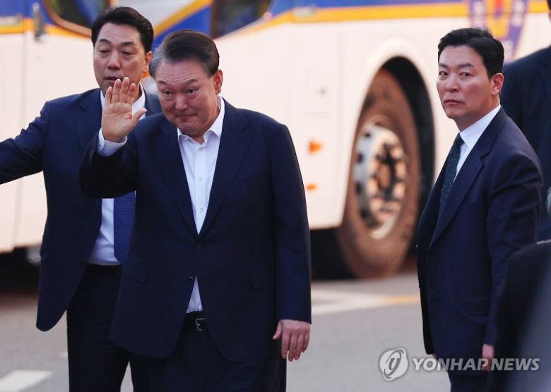 윤석열 전 대통령과 김성훈 전 경호처 차장 /사진=연합뉴스