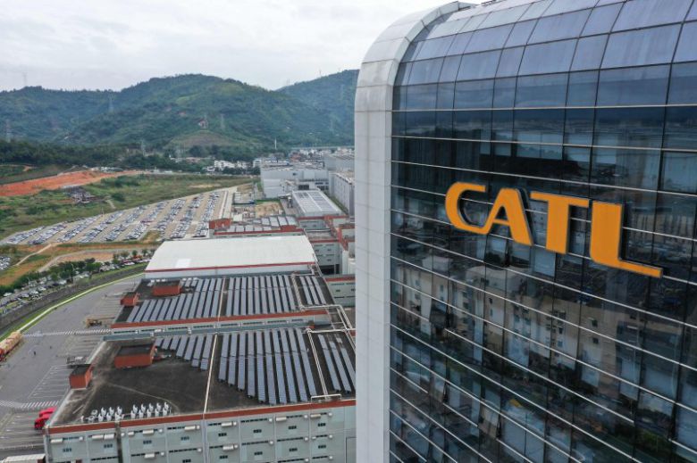 배터리 업체 CATL을 비롯해 중국 업체들이 지난해 7년 만에 처음으로 대 유럽 외국인직접투자(FDI)를 늘린 것으로 20일(현지시간) 분석됐다. 사진은 지난해 11월 15일 중국 푸젠성 닝더의 CATL 본사. AFP 연합
