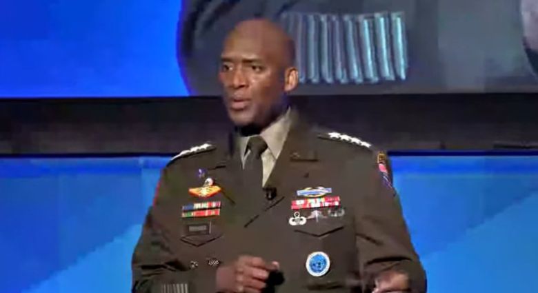 제이비어 브런슨 주한미군사령관이 지난 15일(현지 시간) 미 육군 태평양지상군(LANPAC) 심포지엄에서 연설하고 있다. 미 태평양육군 유튜브 캡처