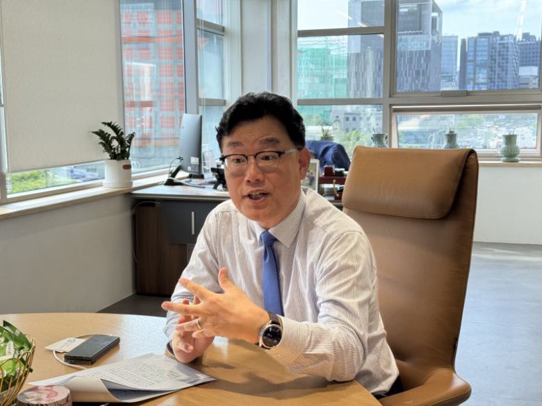 박태성 한국배터리산업협회 상근부회장이 파이낸셜뉴스와 인터뷰를 갖고 있다. 사진=정원일 기자