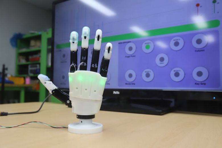 기계연구원 대구융합기술연구센터 의료로봇연구실이 단순한 제어로 고효율·고안정성 파지 기능을 구현하도록 개발한 로봇의수 기술. 기계연구원 제공