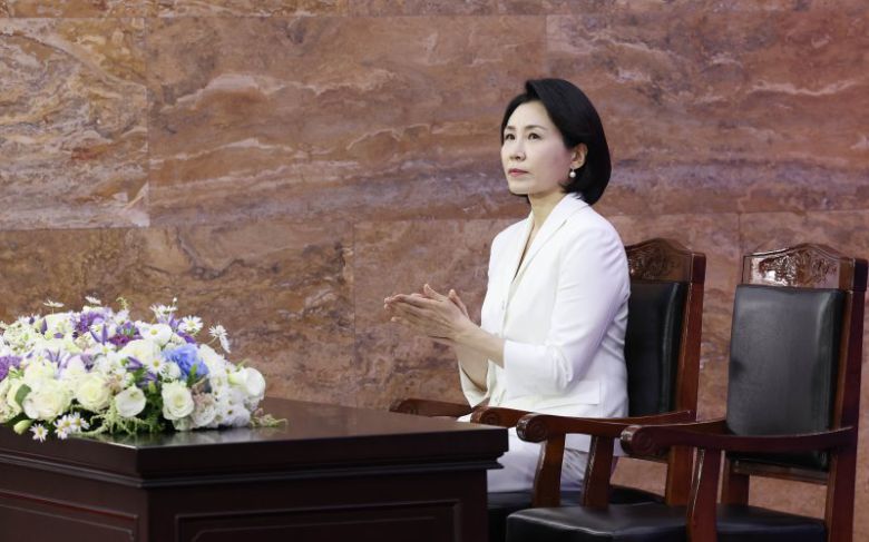 이재명 대통령 부인 김혜경 여사가 4일 오후 서울 여의도 국회 로텐더홀에서 열린 제21대 대통령 취임 선서식에서 박수치고 있다. /사진=뉴시스