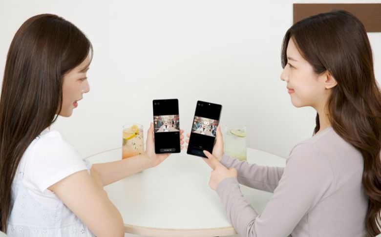 갤럭시 AI 기능 '포토 어시스트'의 '생성형 편집' 기능을 사용하는 모습. 삼성전자 제공