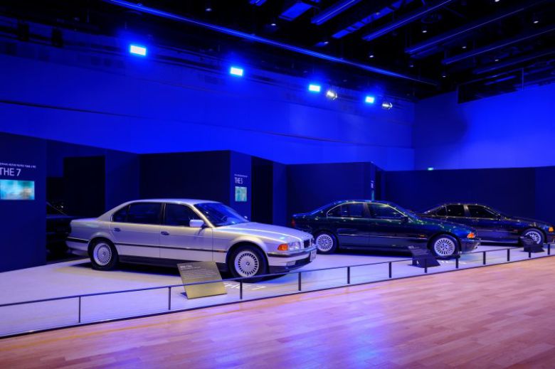 'BMW코리아 30주년 페스티벌'이 열린 인천 영종도 BMW 드라이빙 센터에 클래식 모델들                                       'BMW 콘셉트 스카이탑'이 전시되어 있다. BMW코리아 제공