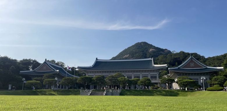 지난 3일 제21대 대통령선거에서 당선한 이재명 대통령이 청와대로 복귀하겠다는 공약을 실행에 옮길 시간이 얼마 남지 않으면서 사람들의 방문이 폭증했다. /사진=서윤경 기자