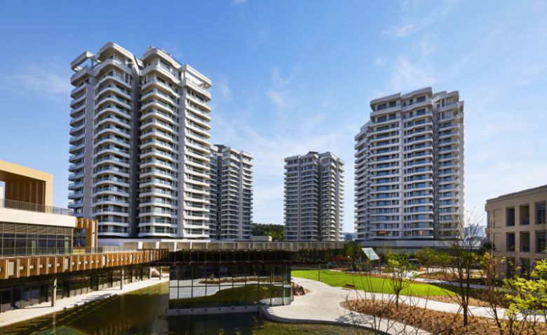 하이엔드 시니어타운 라우어가 13일 오픈식을 갖고 본격 운영에 들어간다. 라우어 제공