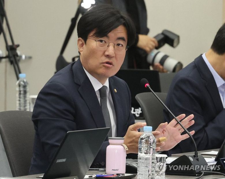 국정감사에서 질의하는 김성회 더불어민주당 대변인 모습. 사진=연합뉴스