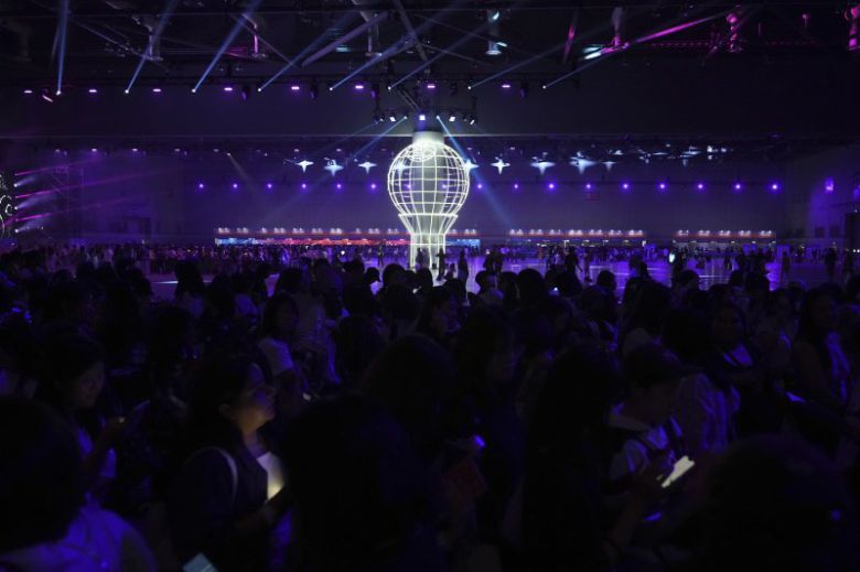 '방탄소년단 데뷔 12주년' 2025 BTS 페스타 찾은 아미들. 뉴시스