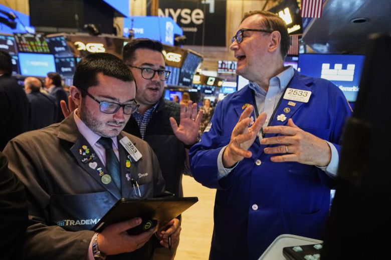이란이 이스라엘과 휴전하기를 원한다는 보도로 뉴욕 증시 3대 지수가 16일(현지시간) 일제히 반등했다. 이날 엔비디아가 1.9% 상승하는 등 M7 빅테크가 시장 오름세를 주도했다. AP 뉴시스
