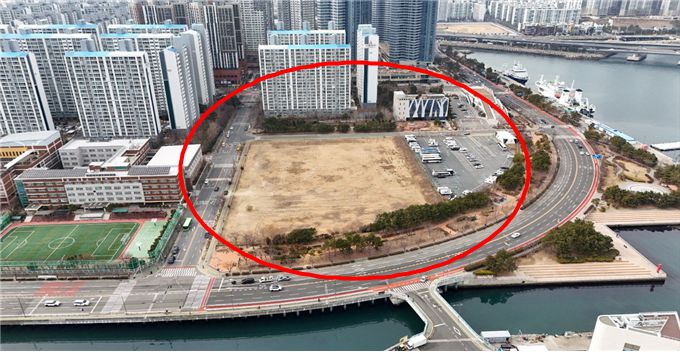 금융자사고 우선협상대상 부지로 선정된 부산 남구 용호동 960번지 일대 전경. 부산시 제공