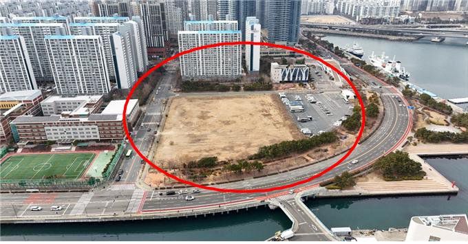 금융자사고 우선협상대상 부지로 선정된 부산 남구 용호동 960번지 일대 전경 부산시 제공