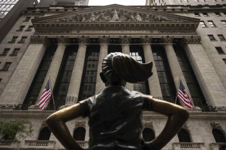 뉴욕 증시가 18일(현지시간) 미국이 이란 전쟁 수렁에 빨려 들어갈지 모른다는 우려 속에서도 연방준비제도(연준)의 연방공개시장위원회(FOMC) 회의 결과를 기다리며 오후 들어 상승 흐름을 보이고 있다. AP 연합