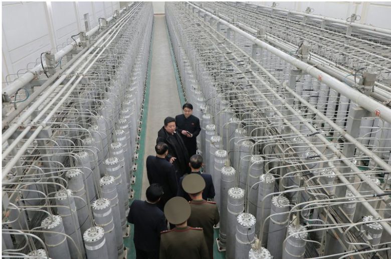 핵물질 생산 기지와 핵무기연구소를 찾은 김정은 북한 노동당 총비서. 뉴스1