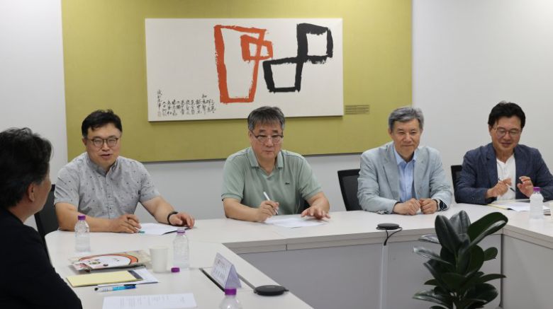 김기주 한국리서치 본부장, 전종우 단국대 미디어커뮤니케이션학부 교수, 유영석 레인보우커뮤니케이션 대표, 이예현 360컴퍼니 대표(왼쪽부터)가 '지역축제 성공의 조건'에 대해 이야기하고 있다. 사진=서동일 기자