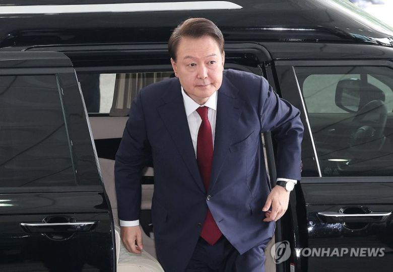 포토라인 선 윤석열 전 대통령/사진=연합뉴스