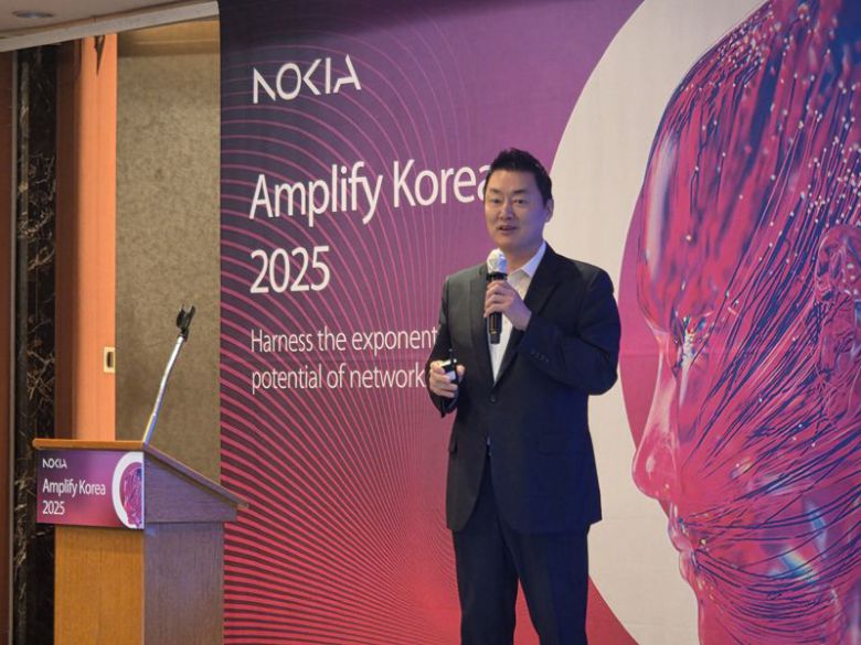 안태호 노키아코리아 대표가 2일 서울 롯데호텔에서 열린 ‘앰플리파이 코리아’ 행사에서 개회사를 하고 있다. 사진=구자윤 기자