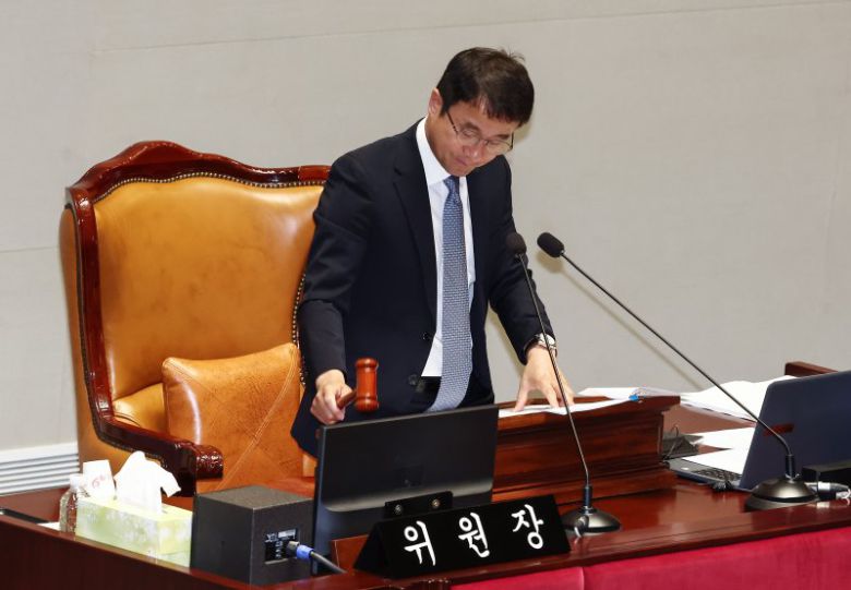 한병도 국회 예산결산특별위원장이 1일 오전 서울 여의도 국회에서 열린 제426회국회(임시회) 예산결산특별위원회 제2차 전체회의에서 개의를 하고 있다. 2025.7.1/뉴스1 ⓒ News1 김민지 기자 /사진=뉴스1