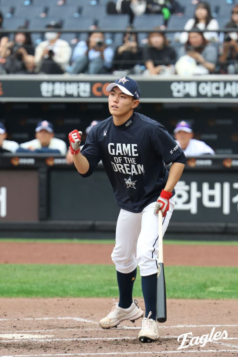 유신고 3학년 신재인은 특히 이번 신인드래프트에서 태풍의 눈으로 꼽힌다.한화이글스 제공